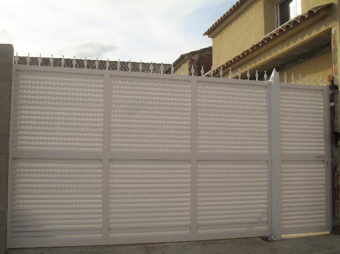 Puerta garaje corrediza  (Talmetal)